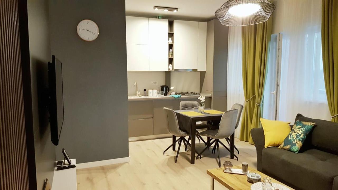 Elias Central Apartment - 2 Bedrooms & Free Parking Oradea Exterior foto