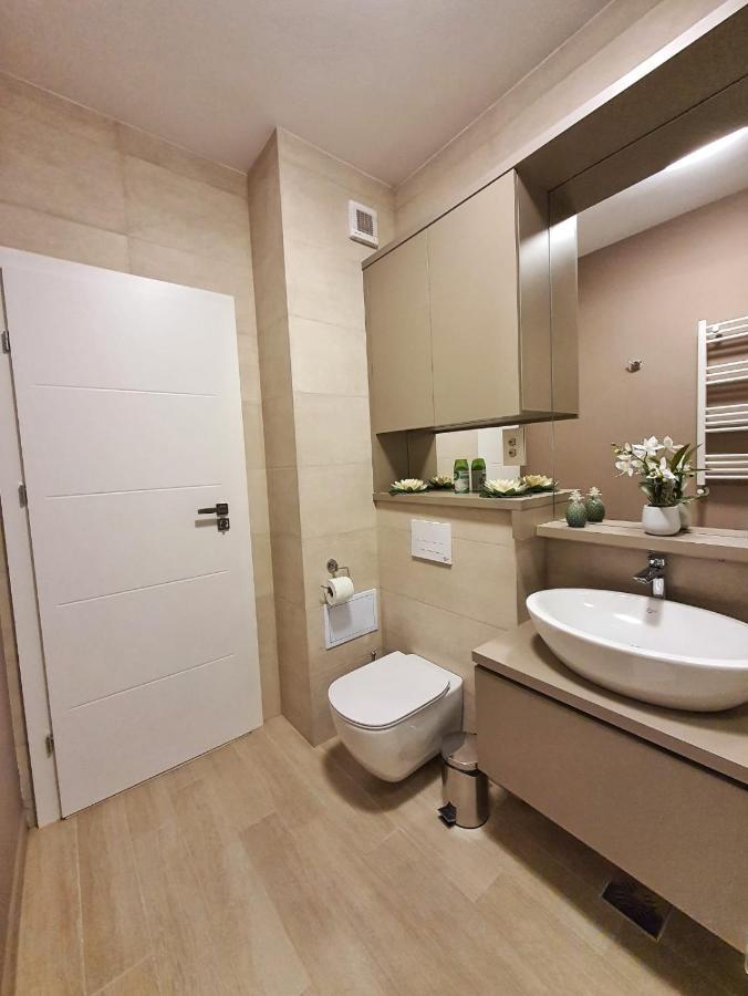 Elias Central Apartment - 2 Bedrooms & Free Parking Oradea Exterior foto